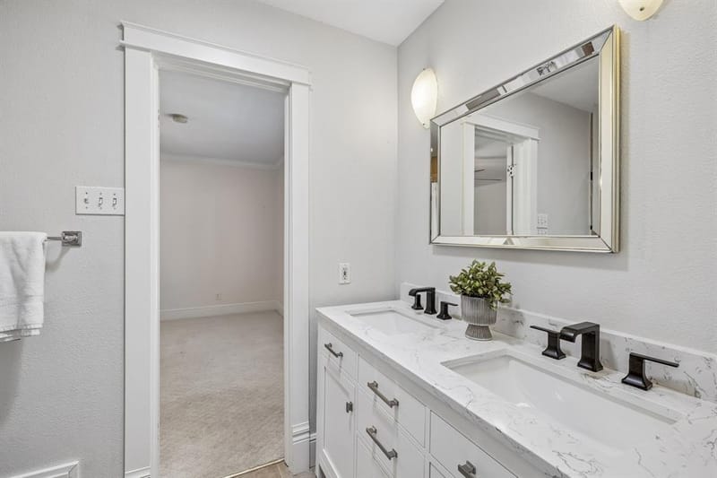 9946 Vistadale Drive, Dallas TX 75238 - Photo 24