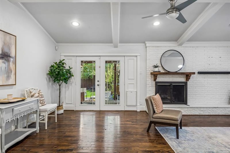 9946 Vistadale Drive, Dallas TX 75238 - Photo 10