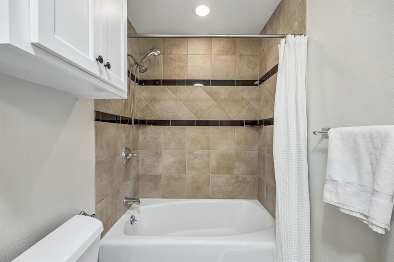 9946 Vistadale Drive, Dallas TX 75238 - Photo 25