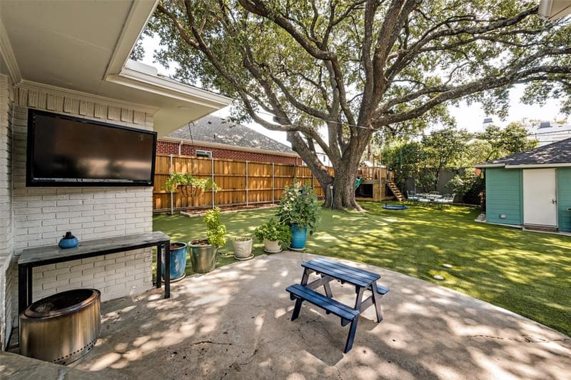 7528 Wentwood Drive, Dallas TX 75225 - Photo 21