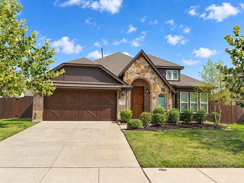 469 Brushwood Lane, Waxahachie TX 75165
