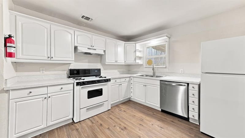 3008 Miller Avenue, Fort Worth TX 76105 - Photo 11