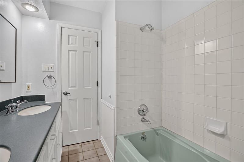 2201 Adams Drive, Arlington TX 76011 - Photo 27