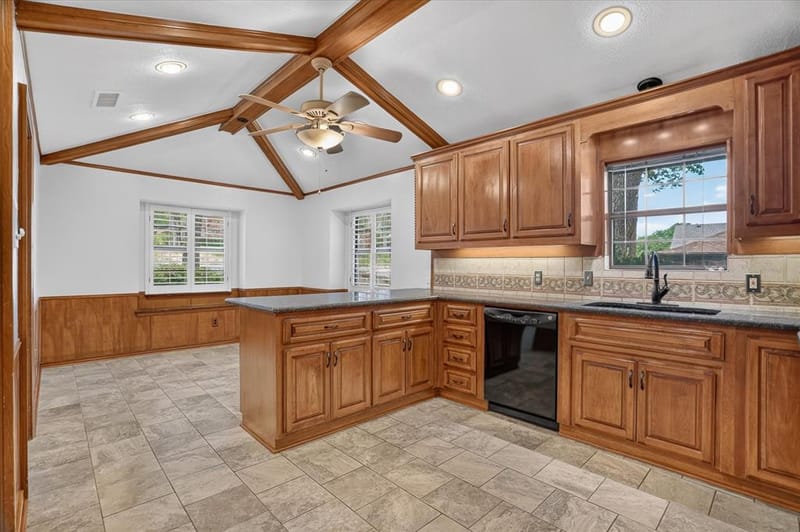 2201 Adams Drive, Arlington TX 76011 - Photo 13