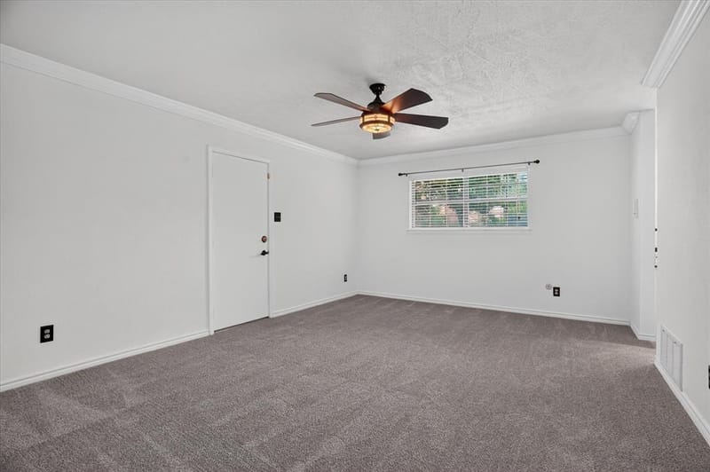 2201 Adams Drive, Arlington TX 76011 - Photo 17