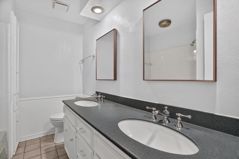 2201 Adams Drive, Arlington TX 76011 - Photo 26
