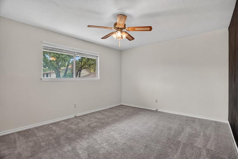 2201 Adams Drive, Arlington TX 76011 - Photo 32