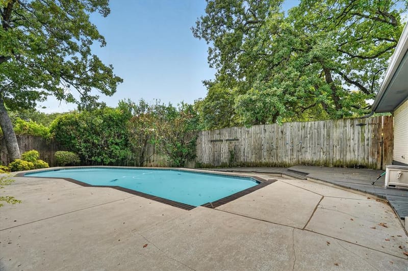 2201 Adams Drive, Arlington TX 76011 - Photo 35