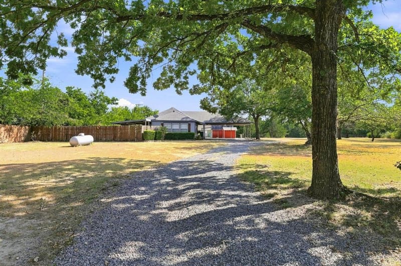 2626 Dripping Springs Road, Sherman TX 75090 - Photo 2