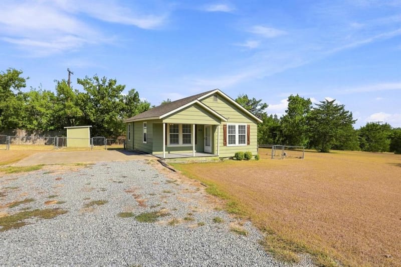 2626 Dripping Springs Road, Sherman TX 75090 - Photo 17