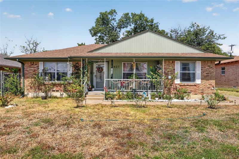 8827 Barclay Street, Dallas TX 75227 - Photo 2