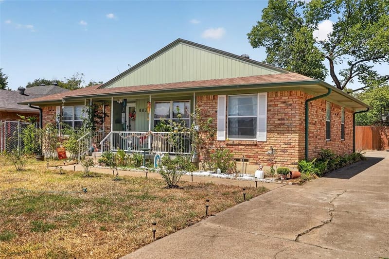 8827 Barclay Street, Dallas TX 75227 - Photo 5