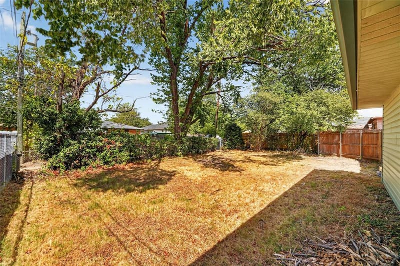 8827 Barclay Street, Dallas TX 75227 - Photo 30