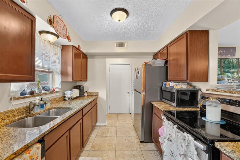 8827 Barclay Street, Dallas TX 75227 - Photo 15