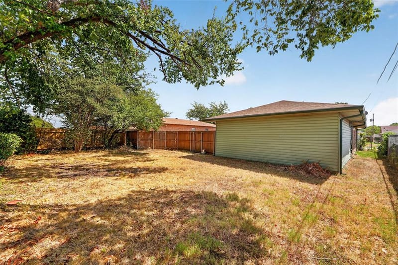 8827 Barclay Street, Dallas TX 75227 - Photo 31
