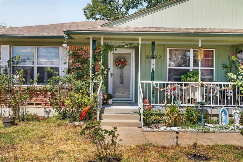 8827 Barclay Street, Dallas TX 75227 - Photo 4