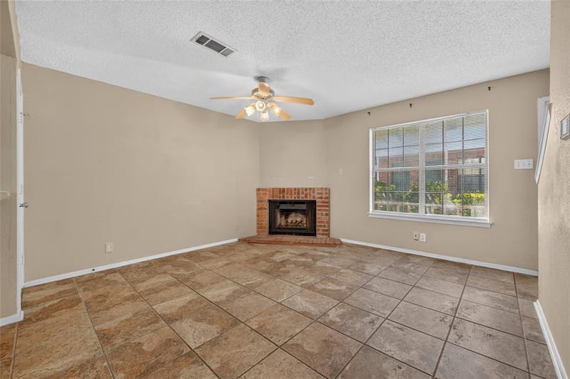 929 Hickory Street # 18, Denton TX 76201 - Photo 9