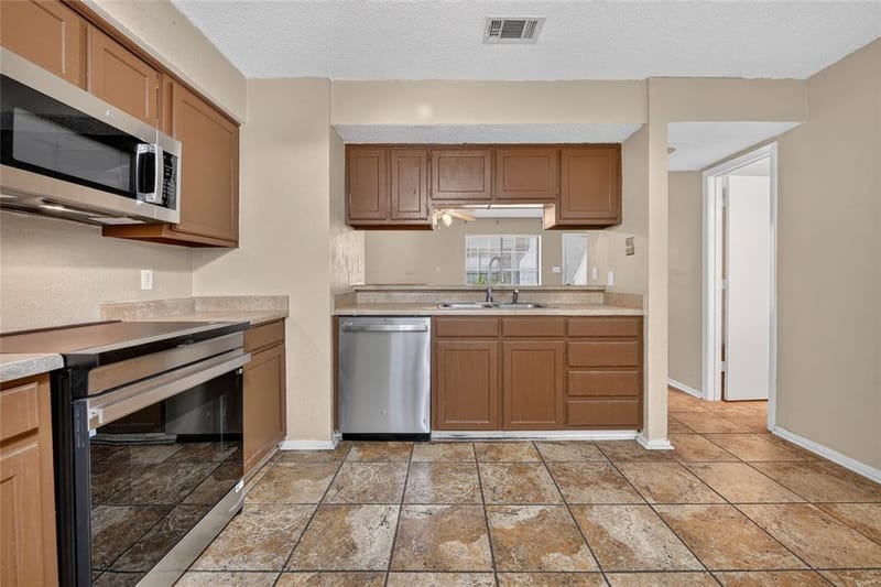929 Hickory Street # 18, Denton TX 76201 - Photo 14