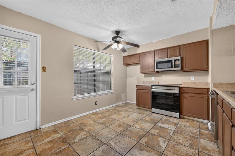 929 Hickory Street # 18, Denton TX 76201 - Photo 18