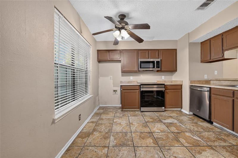929 Hickory Street # 18, Denton TX 76201 - Photo 15