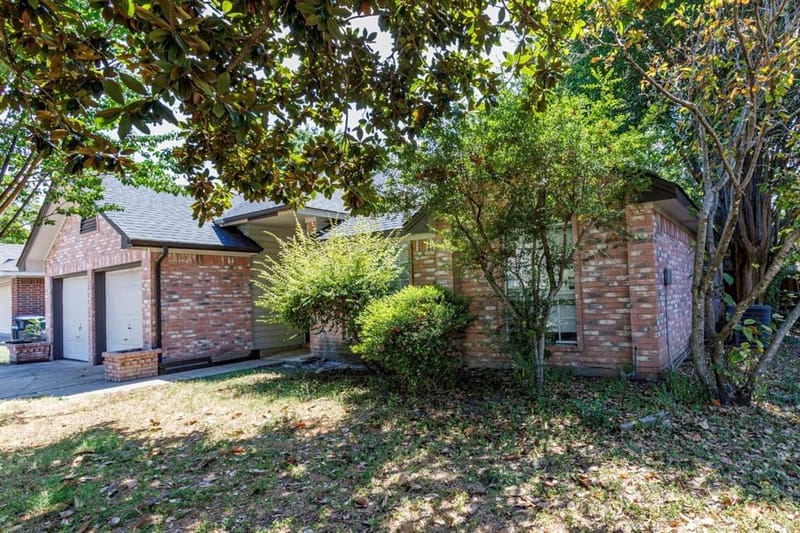 1215 Hyde Park Drive, McKinney TX 75069 - Photo 3