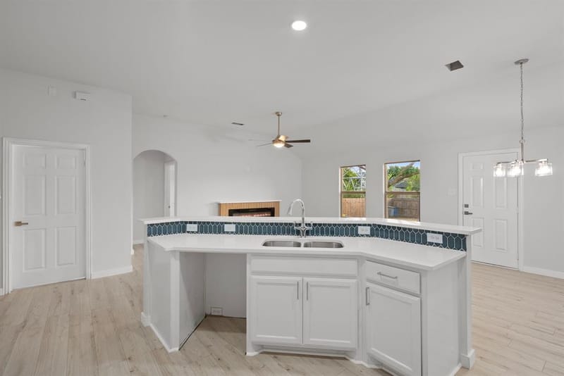 6641 Happy Trails Drive, Dallas TX 75241 - Photo 6