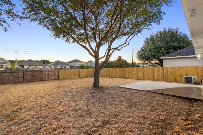 6641 Happy Trails Drive, Dallas TX 75241 - Photo 26