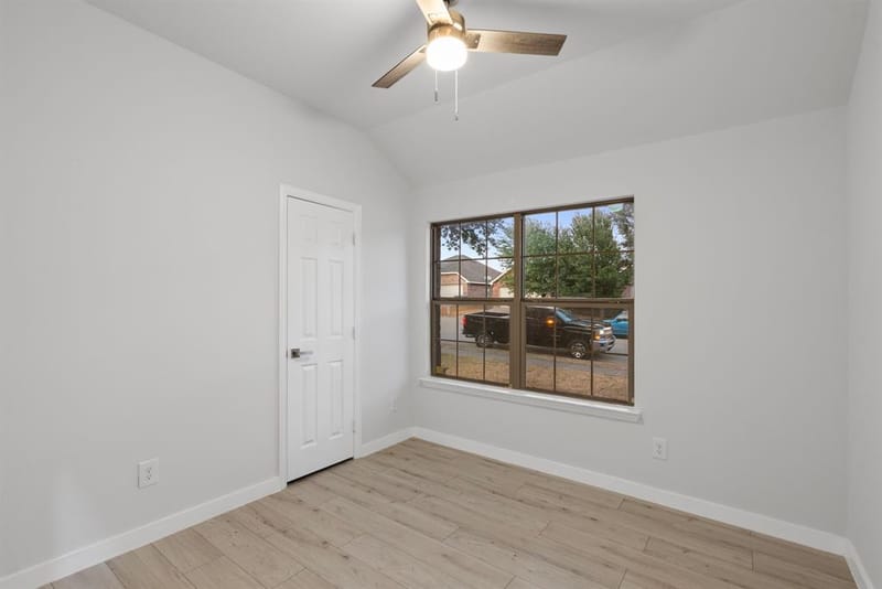 6641 Happy Trails Drive, Dallas TX 75241 - Photo 19