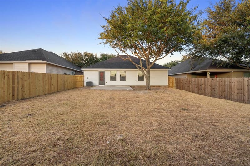 6641 Happy Trails Drive, Dallas TX 75241 - Photo 25