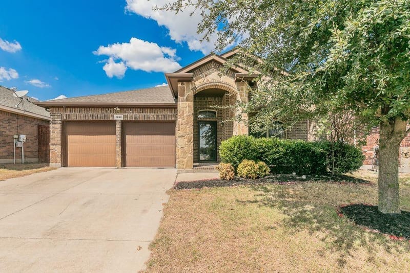 2840 Candace Drive, Grand Prairie TX 75051 - Photo 2