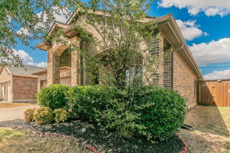 2840 Candace Drive, Grand Prairie TX 75051 - Photo 3