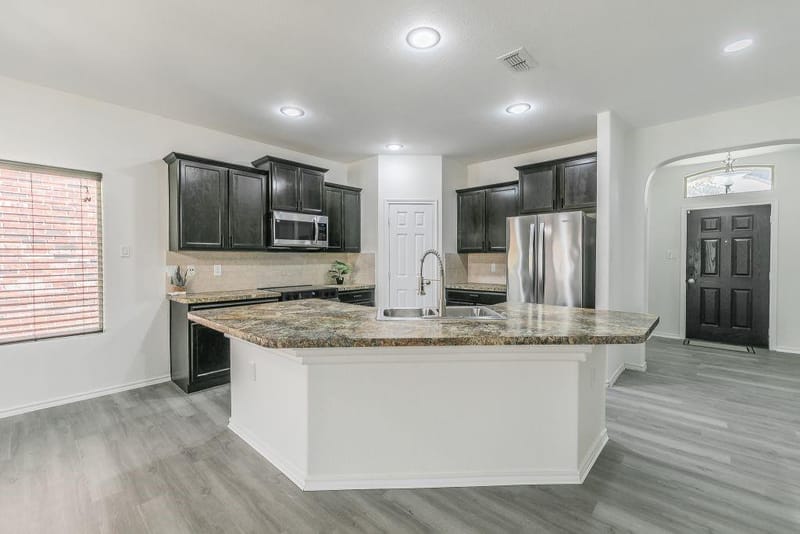 2840 Candace Drive, Grand Prairie TX 75051 - Photo 9