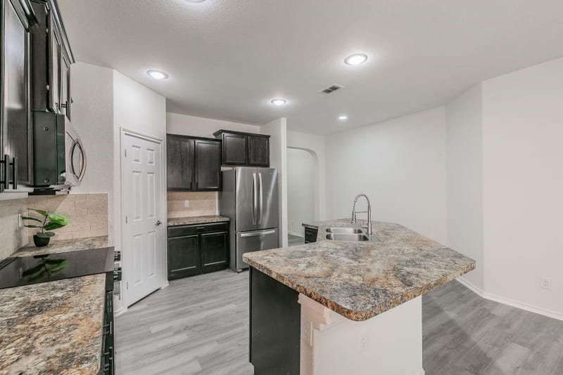 2840 Candace Drive, Grand Prairie TX 75051 - Photo 10