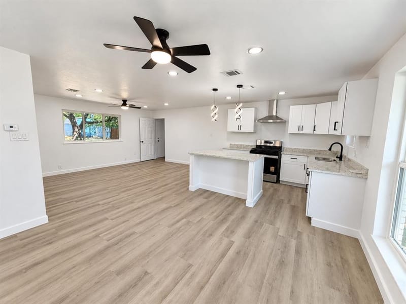 708 SW Southridge Drive, Burleson TX 76028 - Photo 2