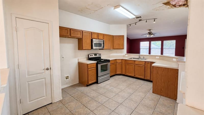 613 Redwing Drive, Saginaw TX 76131 - Photo 7