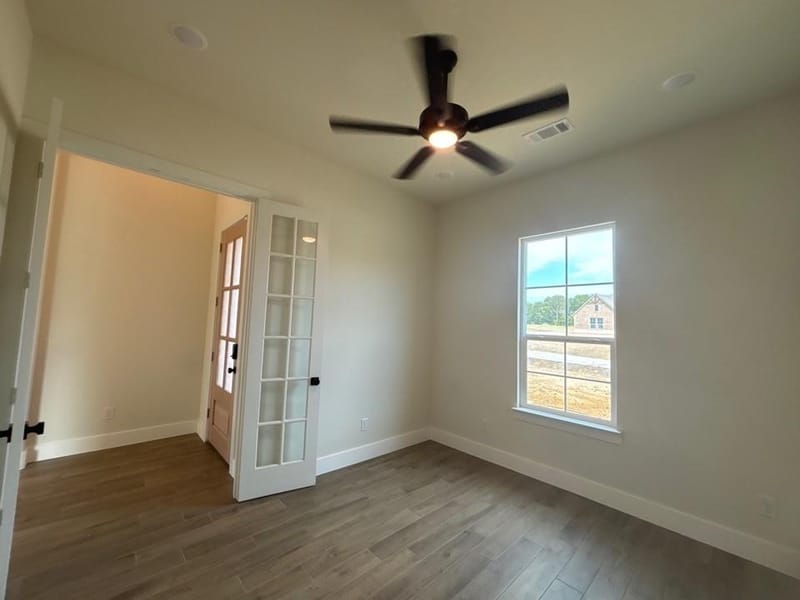 703 Deer Dale Court, Van Alstyne TX 75495 - Photo 4