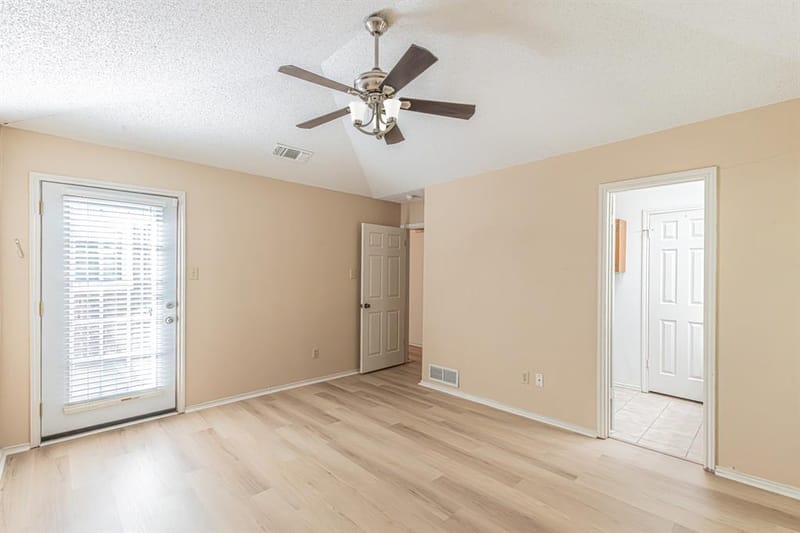 1724 Red Bud Lane, Euless TX 76039 - Photo 23
