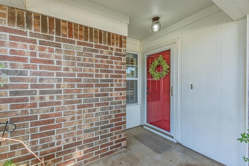 1724 Red Bud Lane, Euless TX 76039 - Photo 2