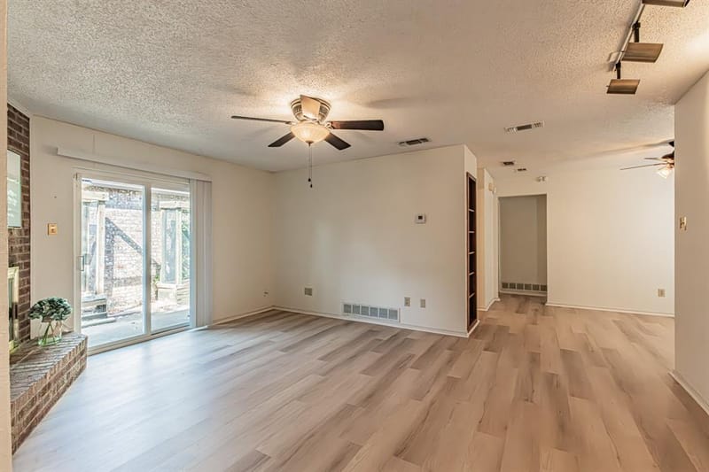 1724 Red Bud Lane, Euless TX 76039 - Photo 7