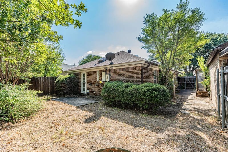 1724 Red Bud Lane, Euless TX 76039 - Photo 30