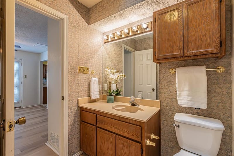 1724 Red Bud Lane, Euless TX 76039 - Photo 18