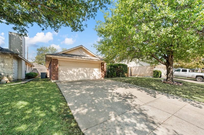 5645 Cancun Drive, North Richland Hills TX 76180 - Photo 2