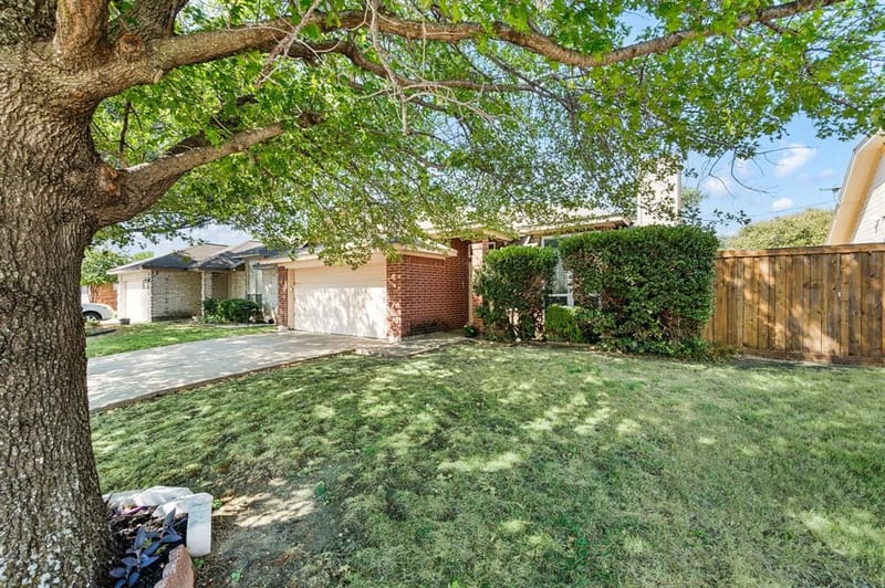 5645 Cancun Drive, North Richland Hills TX 76180 - Photo 3