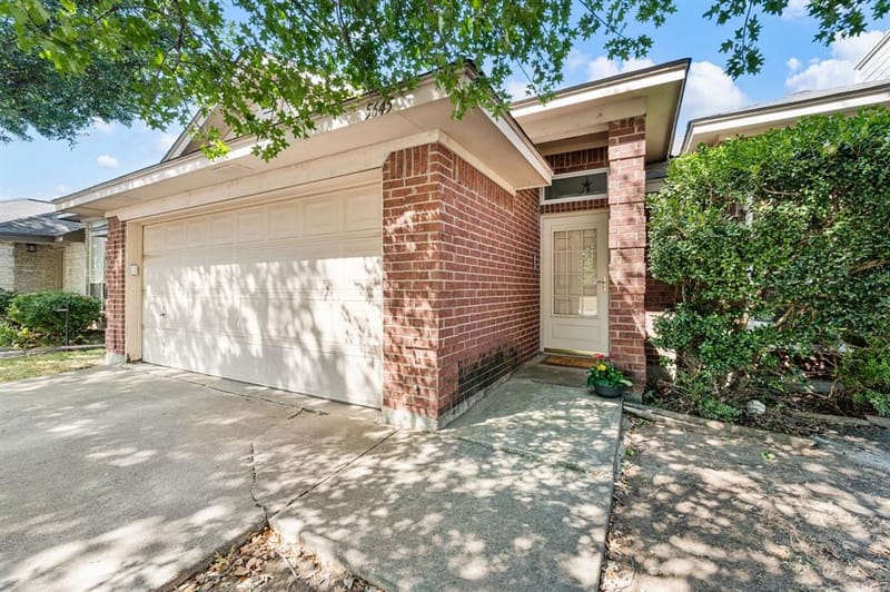 5645 Cancun Drive, North Richland Hills TX 76180 - Photo 4