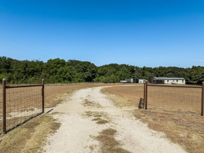 275 Hill County Road 4431, Itasca TX 76055 - Photo 5