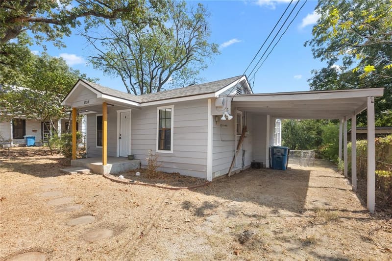 1718 S Fannin Avenue, Denison TX 75020 - Photo 3