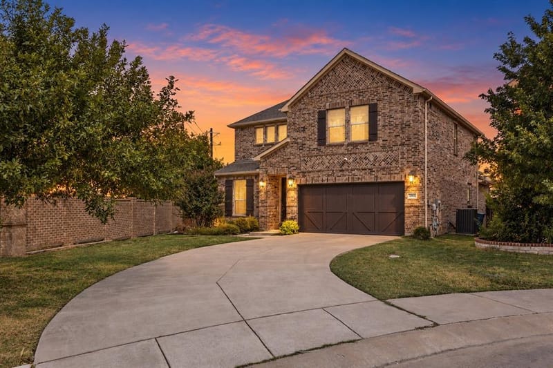 2501 Durango Drive, Carrollton TX 75010 - Photo 2