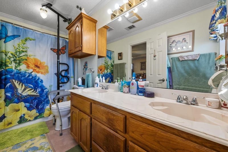 649 E Reindeer Road, Lancaster TX 75146 - Photo 15