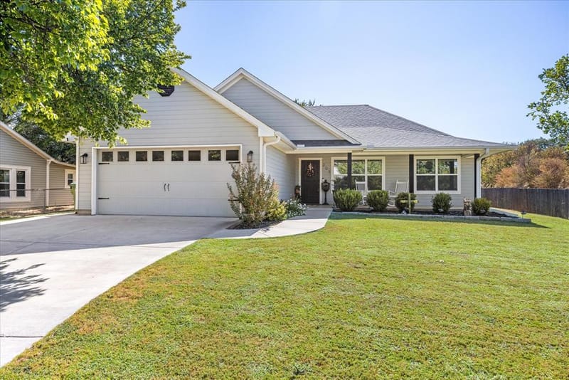 203 Paluxy Street, Glen Rose TX 76043