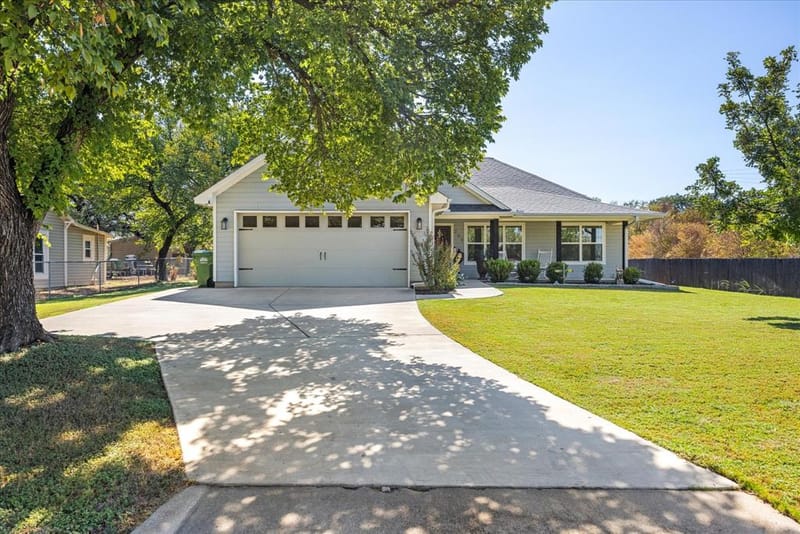 203 Paluxy Street, Glen Rose TX 76043 - Photo 34